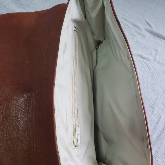 Catherine Rapetti distressed leather clutch - Picture 9 of 11